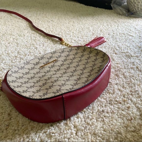 Michael Kors Crossbody Red Chain strap - Picture 2 of 7